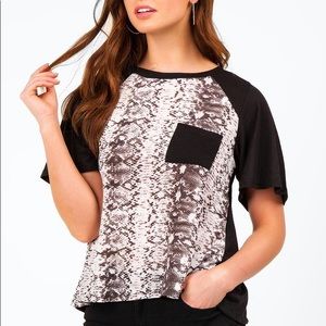 Snake print pocket tee